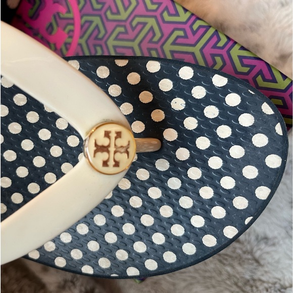 Tory Burch Wedge Ivory Micro Dot Flip Flop with box - Picture 2 of 10